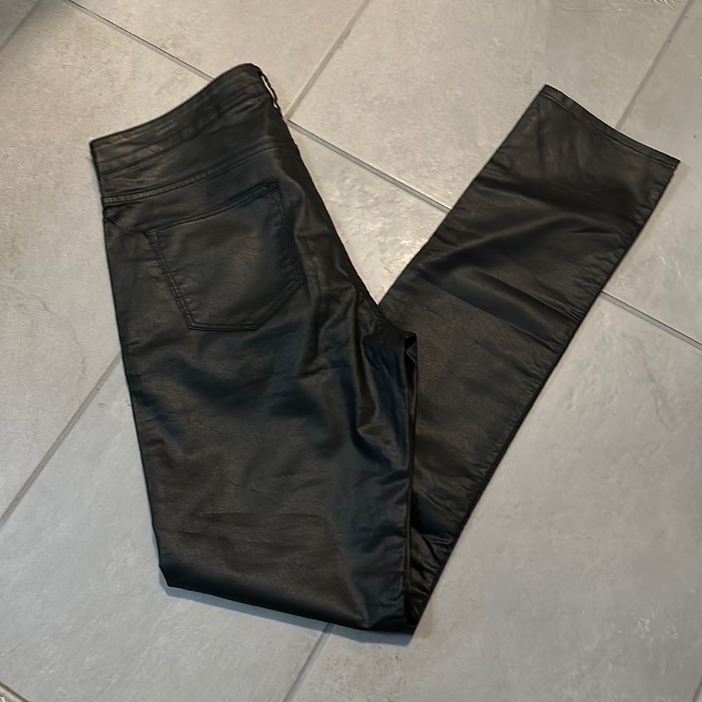 Skinny leather pants 🖤